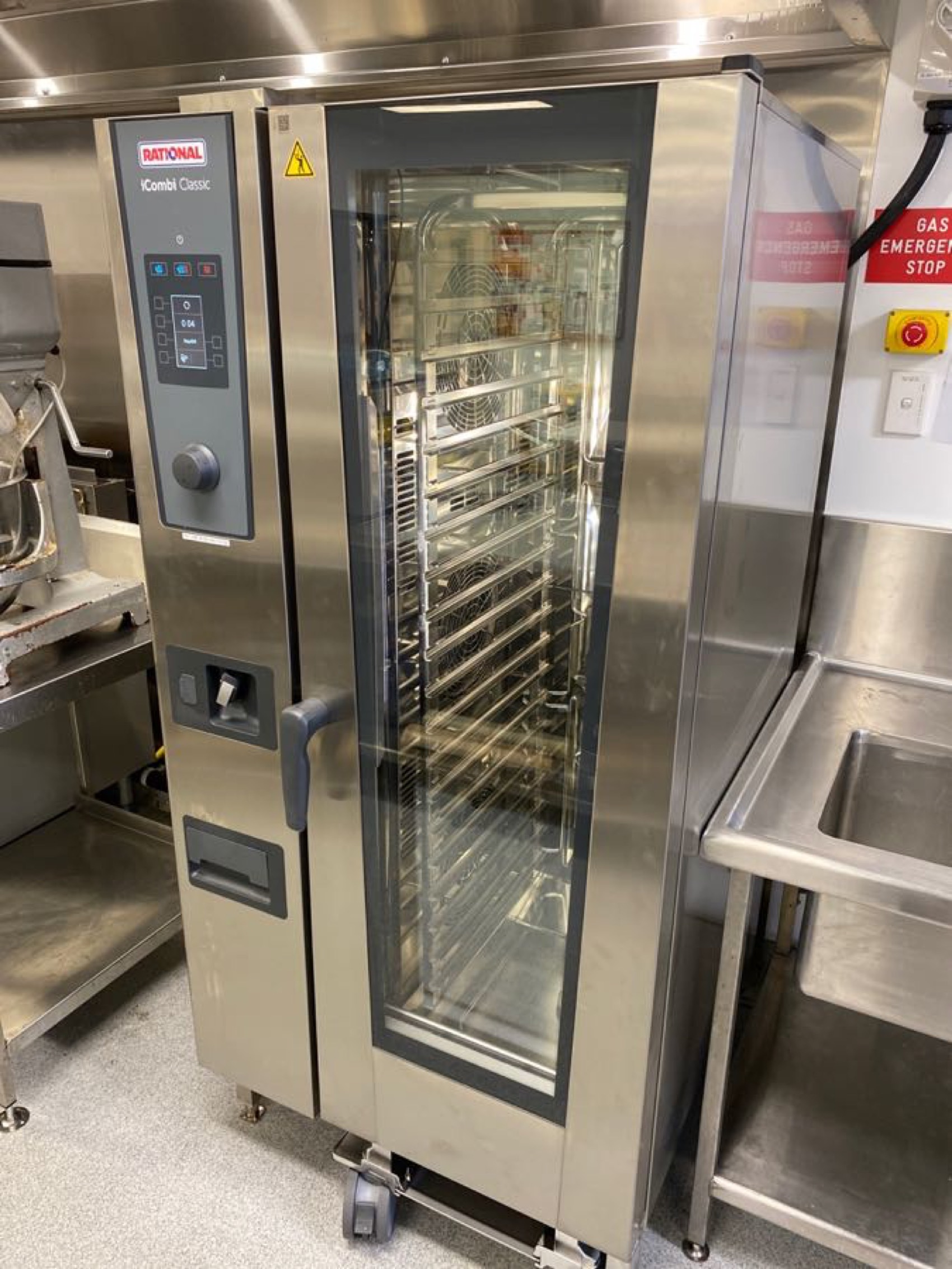 Commercial convection oven